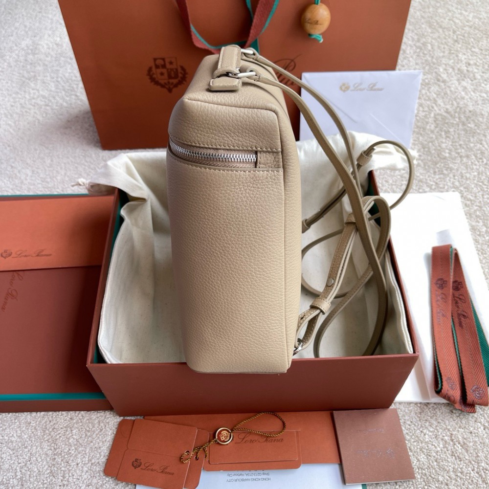 Loro Piana Extra Pocket backpack L23.5 23 x 21 x 8 cm 