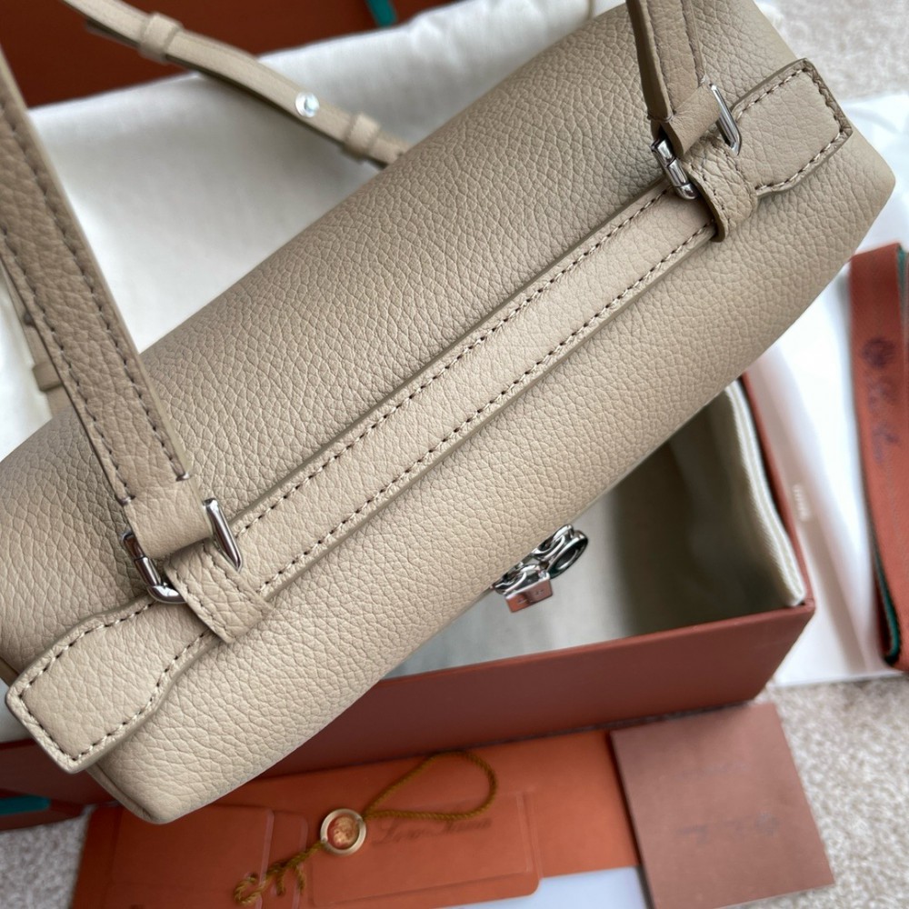 Loro Piana Extra Pocket backpack L23.5 23 x 21 x 8 cm 