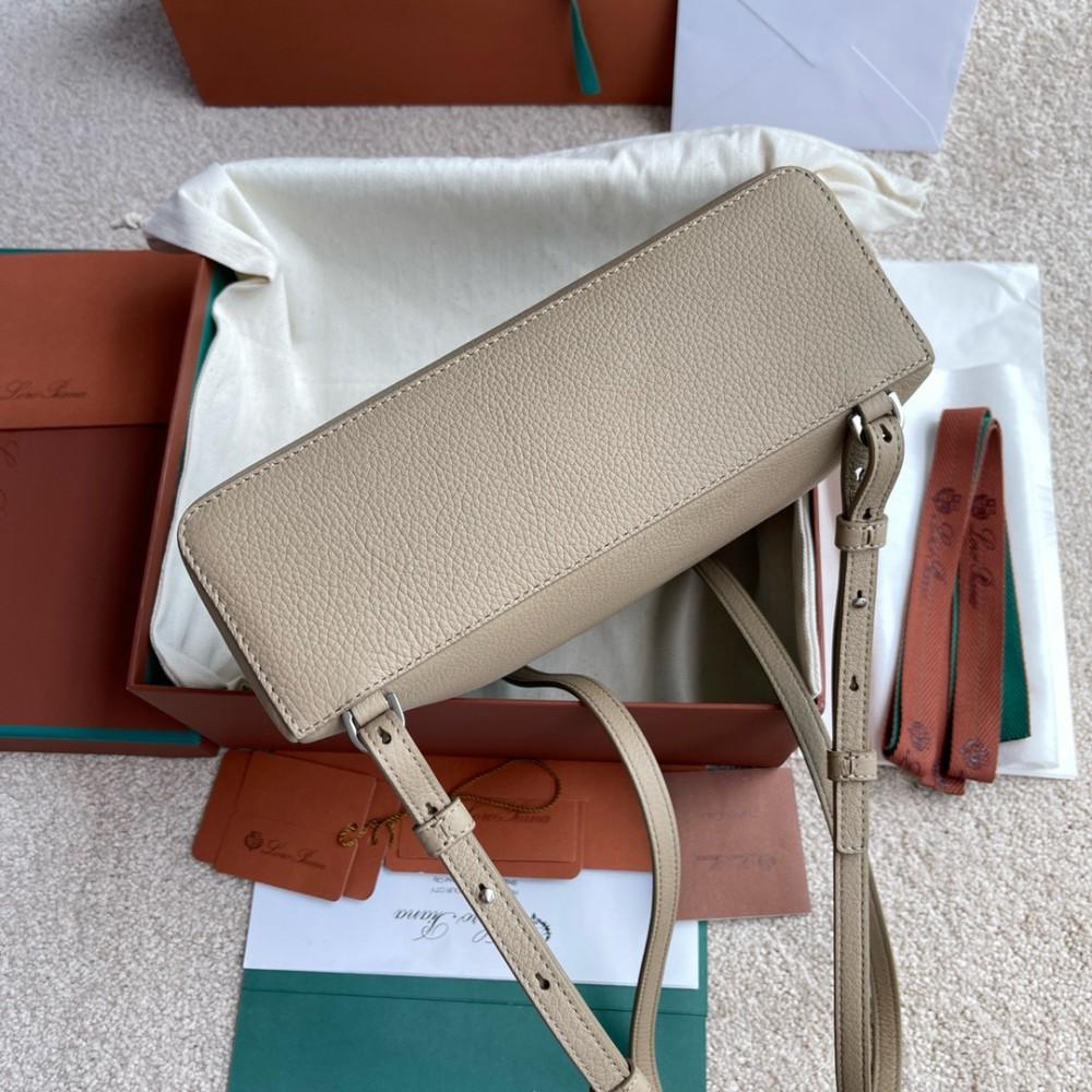 Loro Piana Extra Pocket backpack L23.5 23 x 21 x 8 cm 