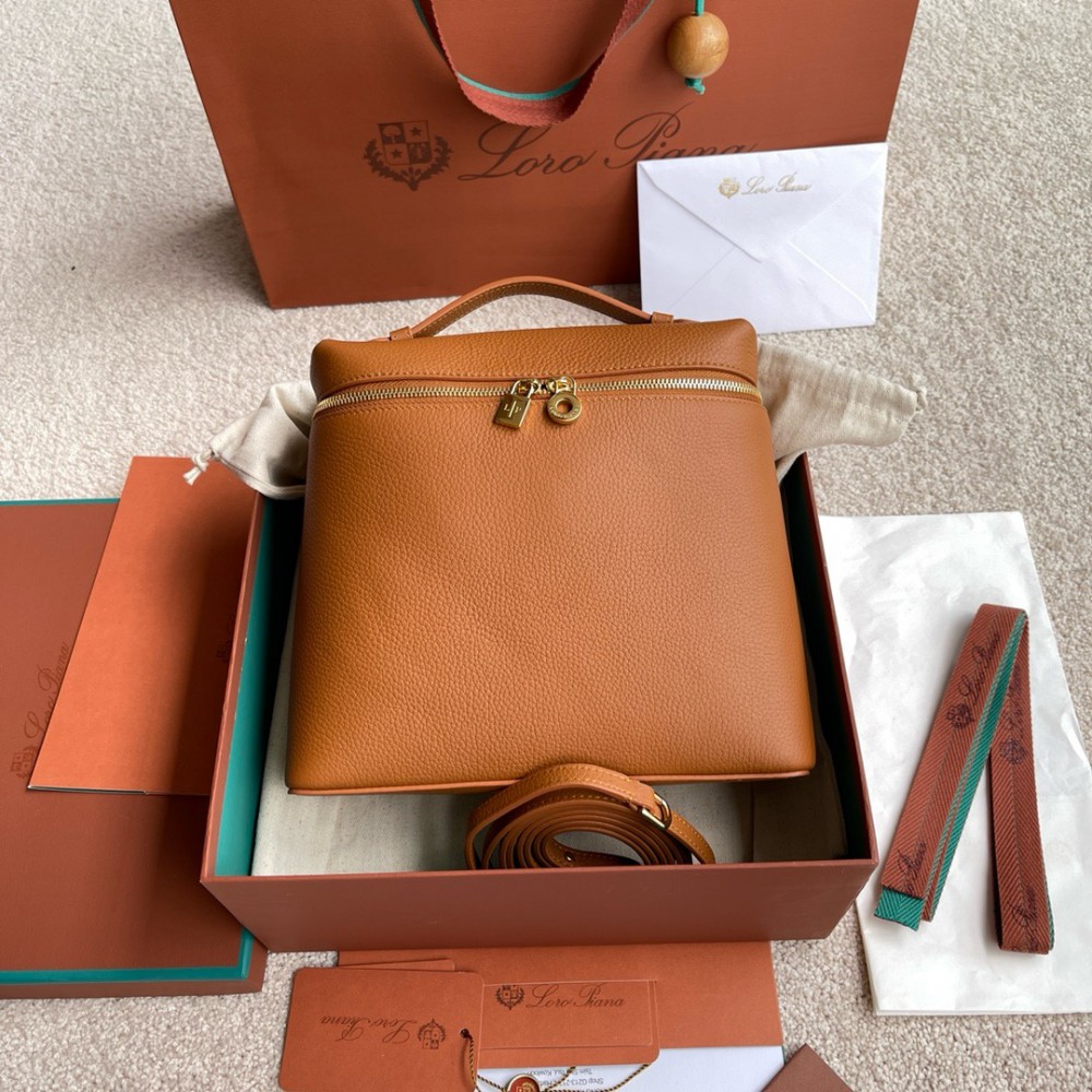 Loro Piana Extra Pocket backpack L23.5 23 x 21 x 8 cm 