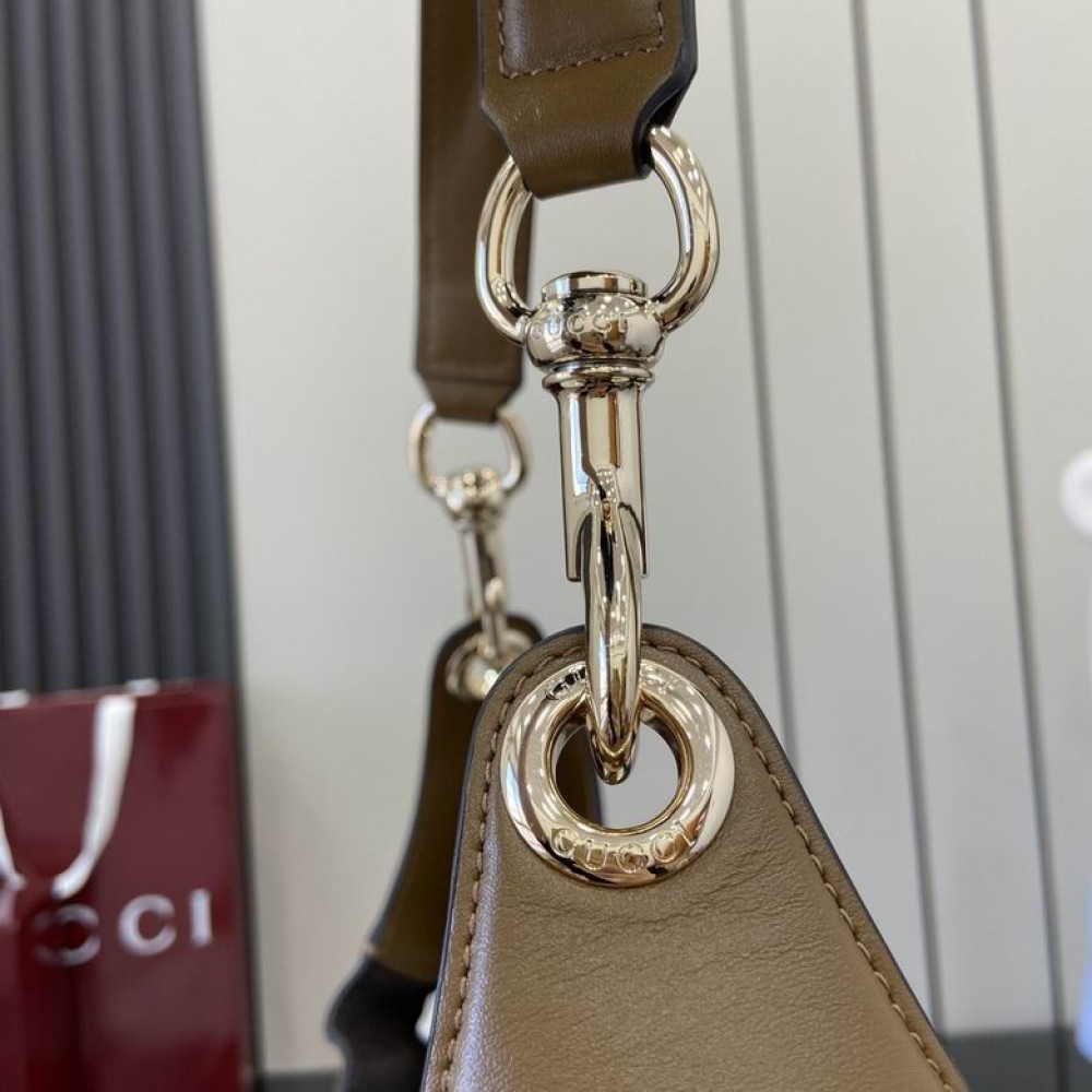 Gucci B medium shoulder bag suede 815924 W49cm x H46cm x D4cm Bags