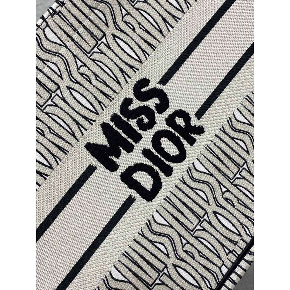 Dior Book Tote medium size 36.5 x 28 x 16.5 cm Bags