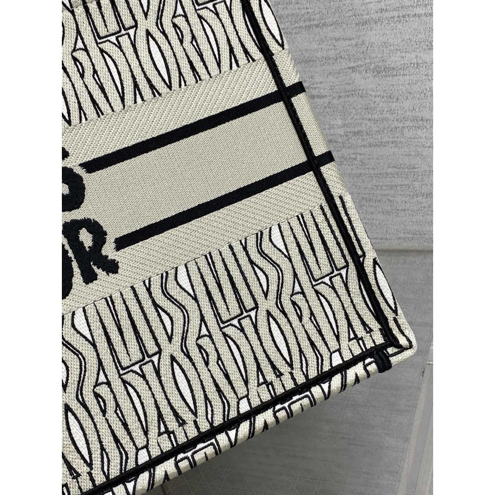 Dior Book Tote medium size 36.5 x 28 x 16.5 cm Bags