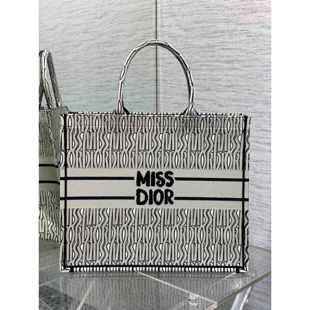 Dior Book Tote Large size 42 x 35 x 18.5 cm Bags