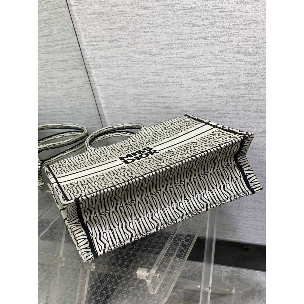 Dior Book Tote Large size 42 x 35 x 18.5 cm Bags