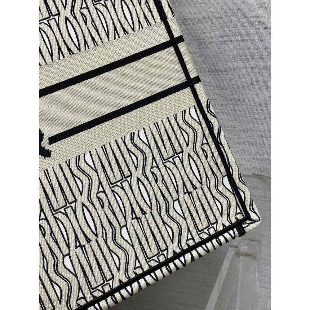 Dior Book Tote Large size 42 x 35 x 18.5 cm Bags
