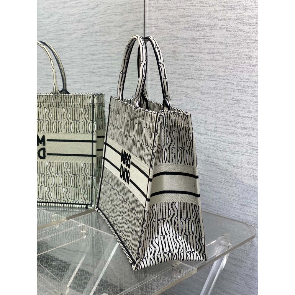 Dior Book Tote Large size 42 x 35 x 18.5 cm Bags