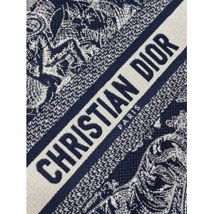 Dior Book Tote Small size 26.5 x 22 x 14 cm calfskin Bags