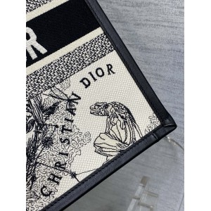 Dior Book Tote medium size 36.5 x 28 x 16.5 cm Bags