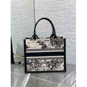 Dior Book Tote Small size 26.5 x 22 x 14 cm calfskin Bags
