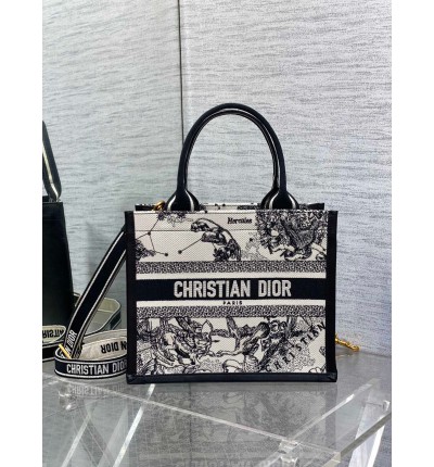Dior Book Tote Small size 26.5 x 22 x 14 cm calfskin
