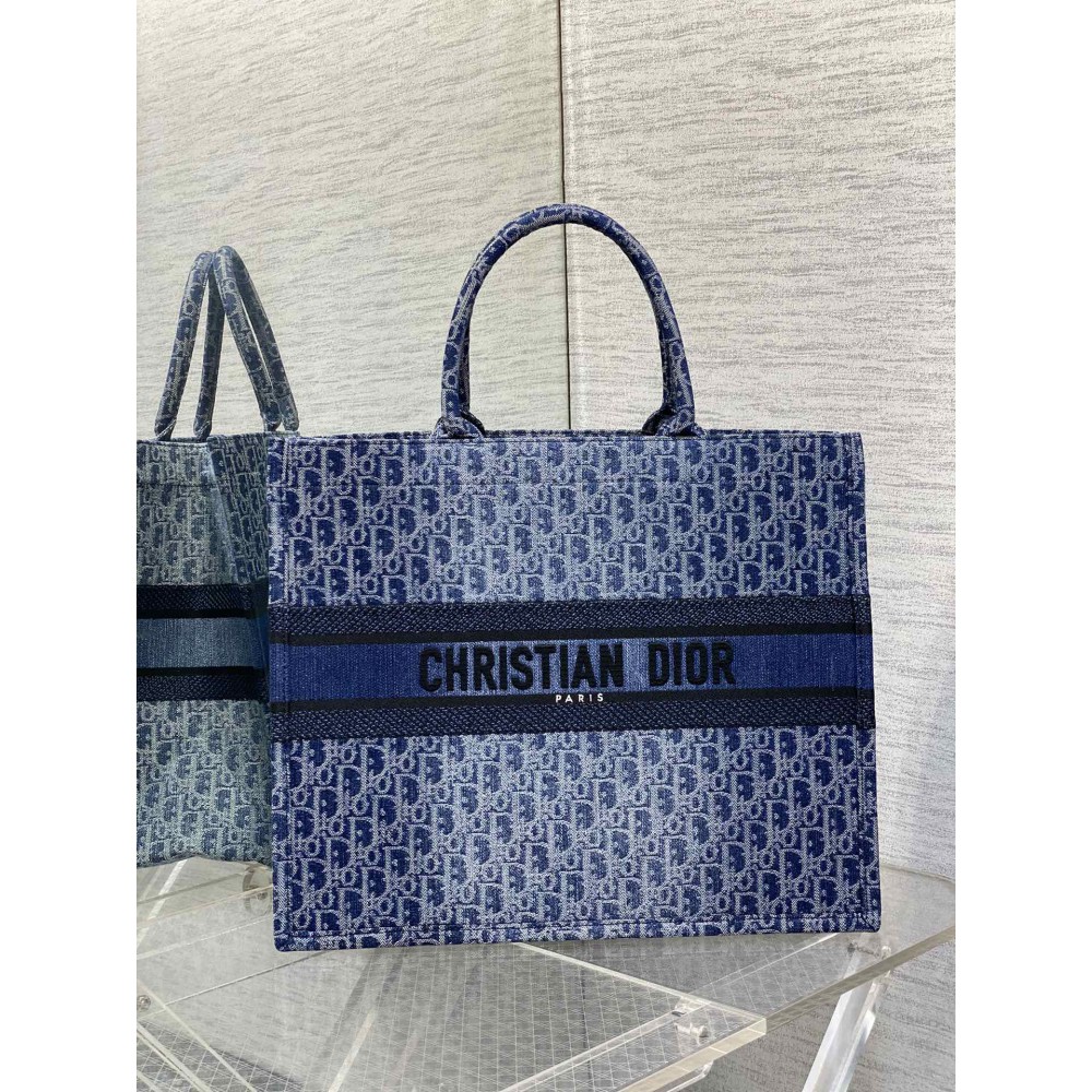 Dior Book Tote Large size 42 x 35 x 18.5 cm Bags