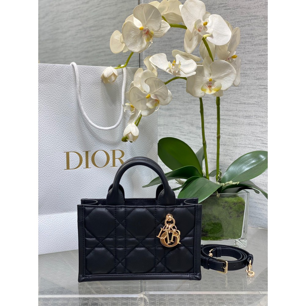 Dior Book Tote mini Macrocannage Calfskin 21.5 x 13 x 7.5 cm Bags