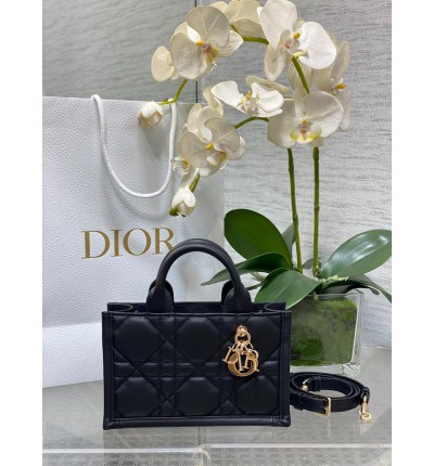 Dior Book Tote mini Macrocannage Calfskin 21.5 x 13 x 7.5 cm