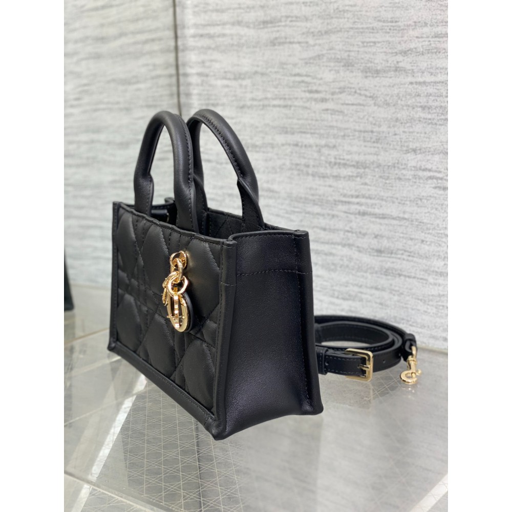 Dior Book Tote mini Macrocannage Calfskin 21.5 x 13 x 7.5 cm Bags