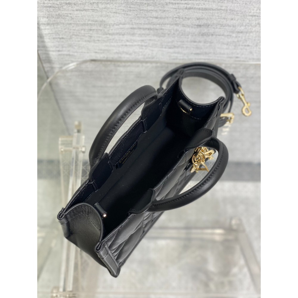 Dior Book Tote mini Macrocannage Calfskin 21.5 x 13 x 7.5 cm Bags