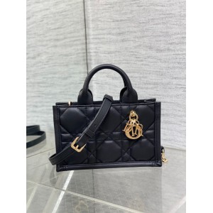 Dior Book Tote mini Macrocannage Calfskin 21.5 x 13 x 7.5 cm Bags