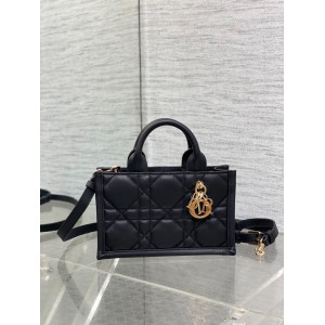 Dior Book Tote mini Macrocannage Calfskin 21.5 x 13 x 7.5 cm Bags