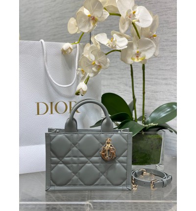Dior Book Tote mini Macrocannage Calfskin 21.5 x 13 x 7.5 cm