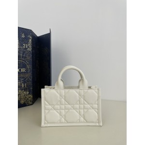 Dior Book Tote mini Macrocannage Calfskin 21.5 x 13 x 7.5 cm Bags