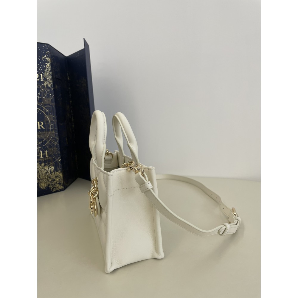 Dior Book Tote mini Macrocannage Calfskin 21.5 x 13 x 7.5 cm Bags