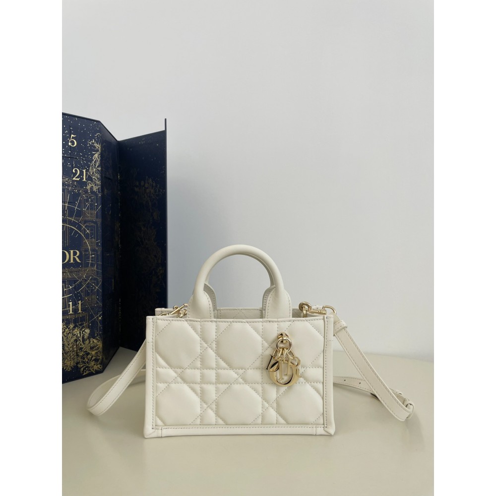 Dior Book Tote mini Macrocannage Calfskin 21.5 x 13 x 7.5 cm Bags