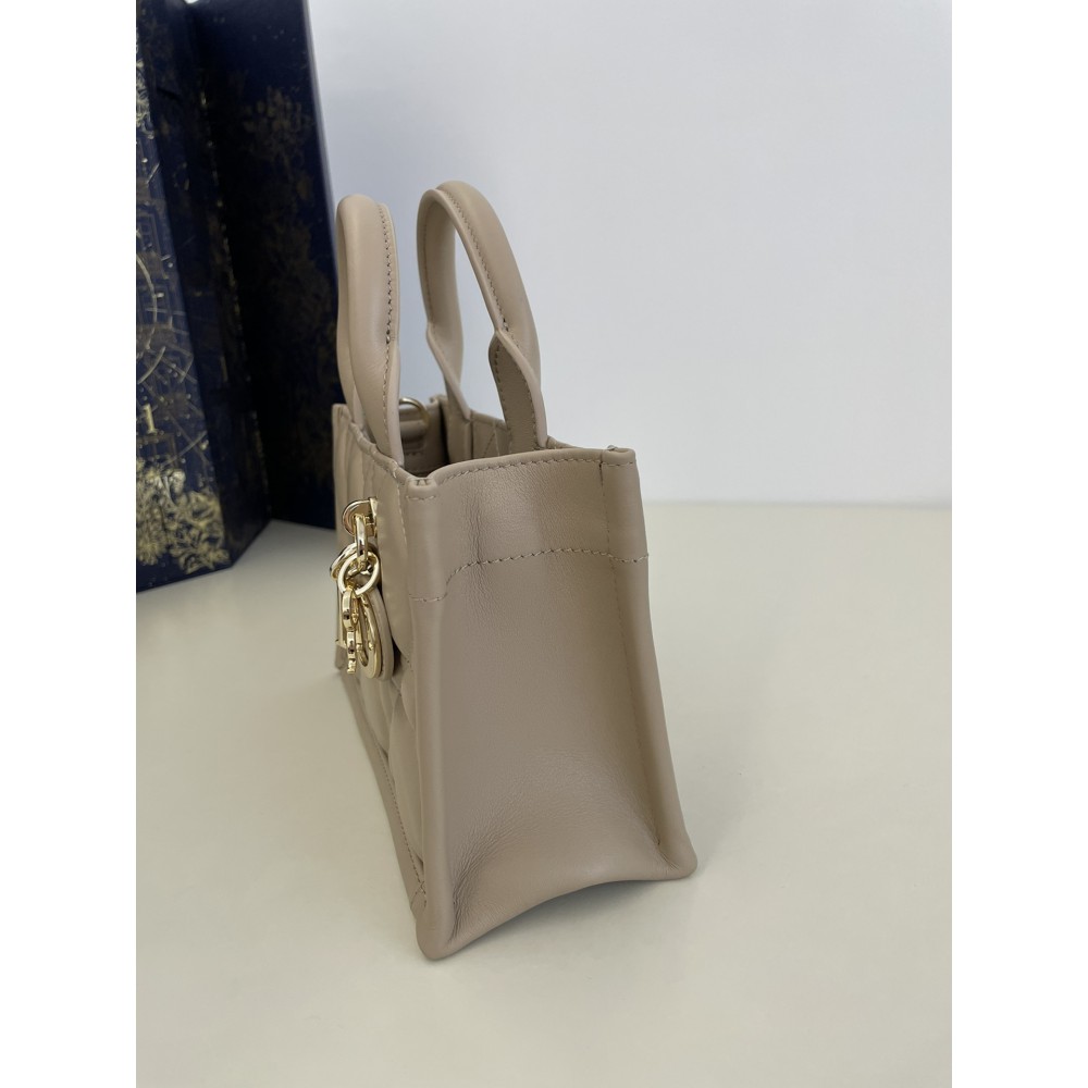 Dior Book Tote mini Macrocannage Calfskin 21.5 x 13 x 7.5 cm Bags