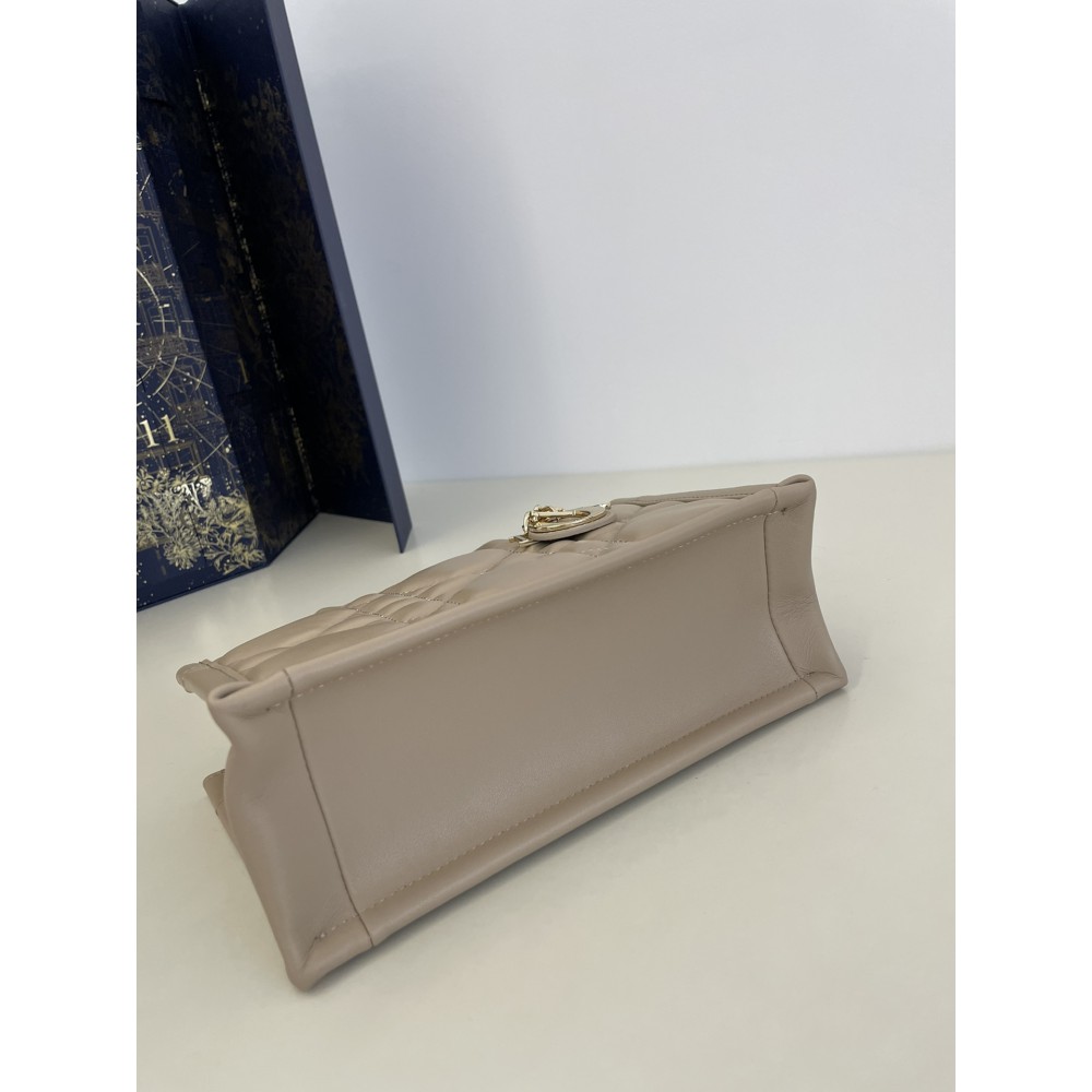 Dior Book Tote mini Macrocannage Calfskin 21.5 x 13 x 7.5 cm Bags