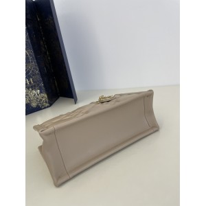 Dior Book Tote mini Macrocannage Calfskin 21.5 x 13 x 7.5 cm Bags