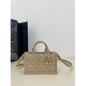 Dior Book Tote mini Macrocannage Calfskin 21.5 x 13 x 7.5 cm Bags