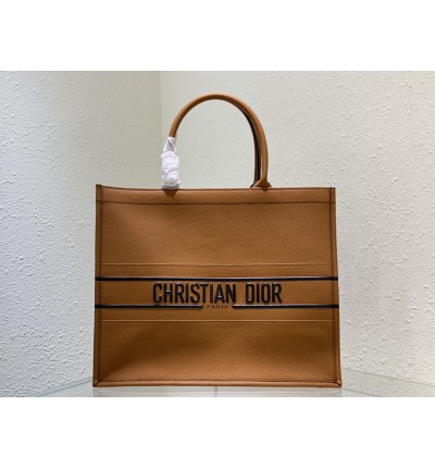 Dior Book Tote Large size 42 x 35 x 18.5 cm leather calfksin 100%