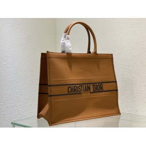 Dior Book Tote Large size 42 x 35 x 18.5 cm leather calfksin 100% Bags