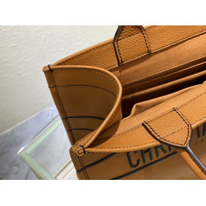 Dior Book Tote Large size 42 x 35 x 18.5 cm leather calfksin 100% Bags