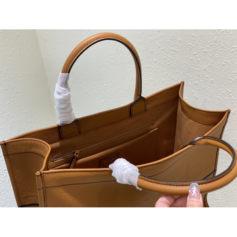 Dior Book Tote Large size 42 x 35 x 18.5 cm leather calfksin 100% Bags