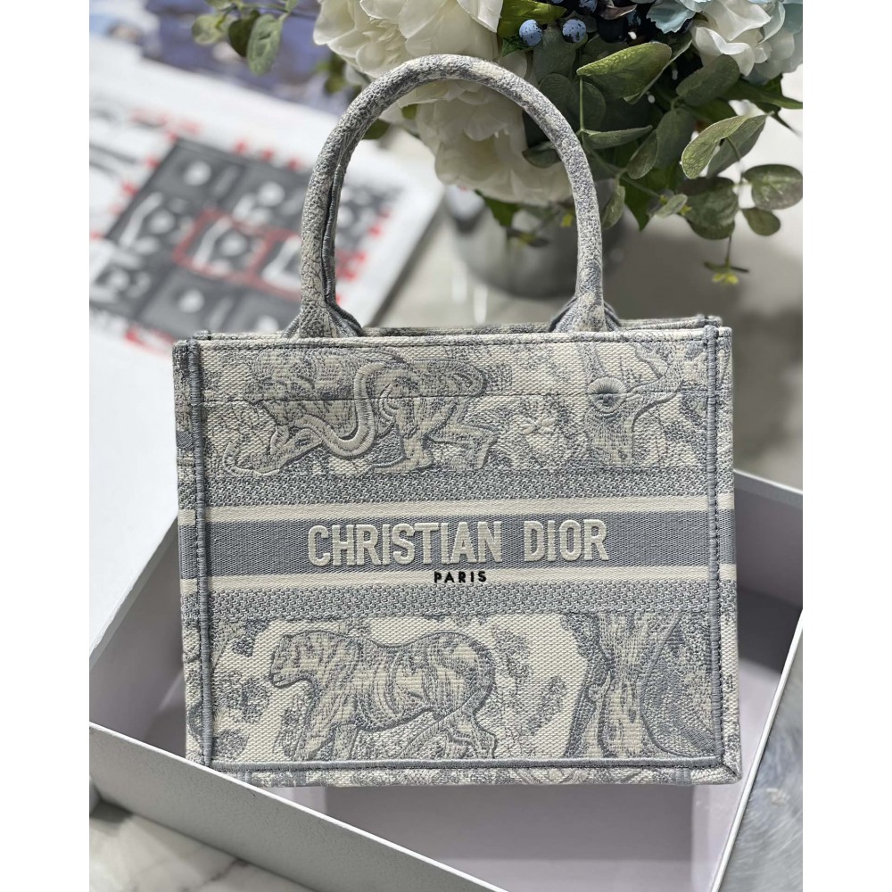 Dior Book Tote Small size 26.5 x 22 x 14 cm Bags