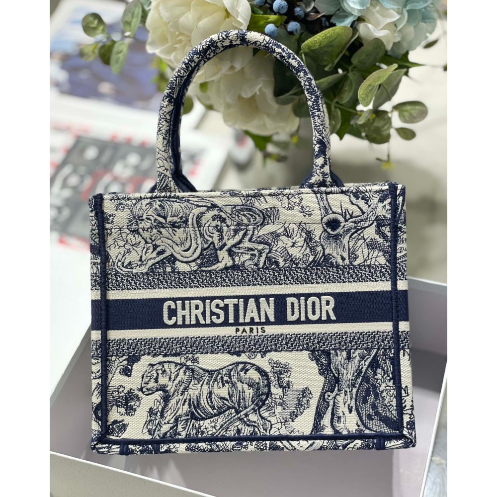 Dior Book Tote Small size 26.5 x 22 x 14 cm Bags
