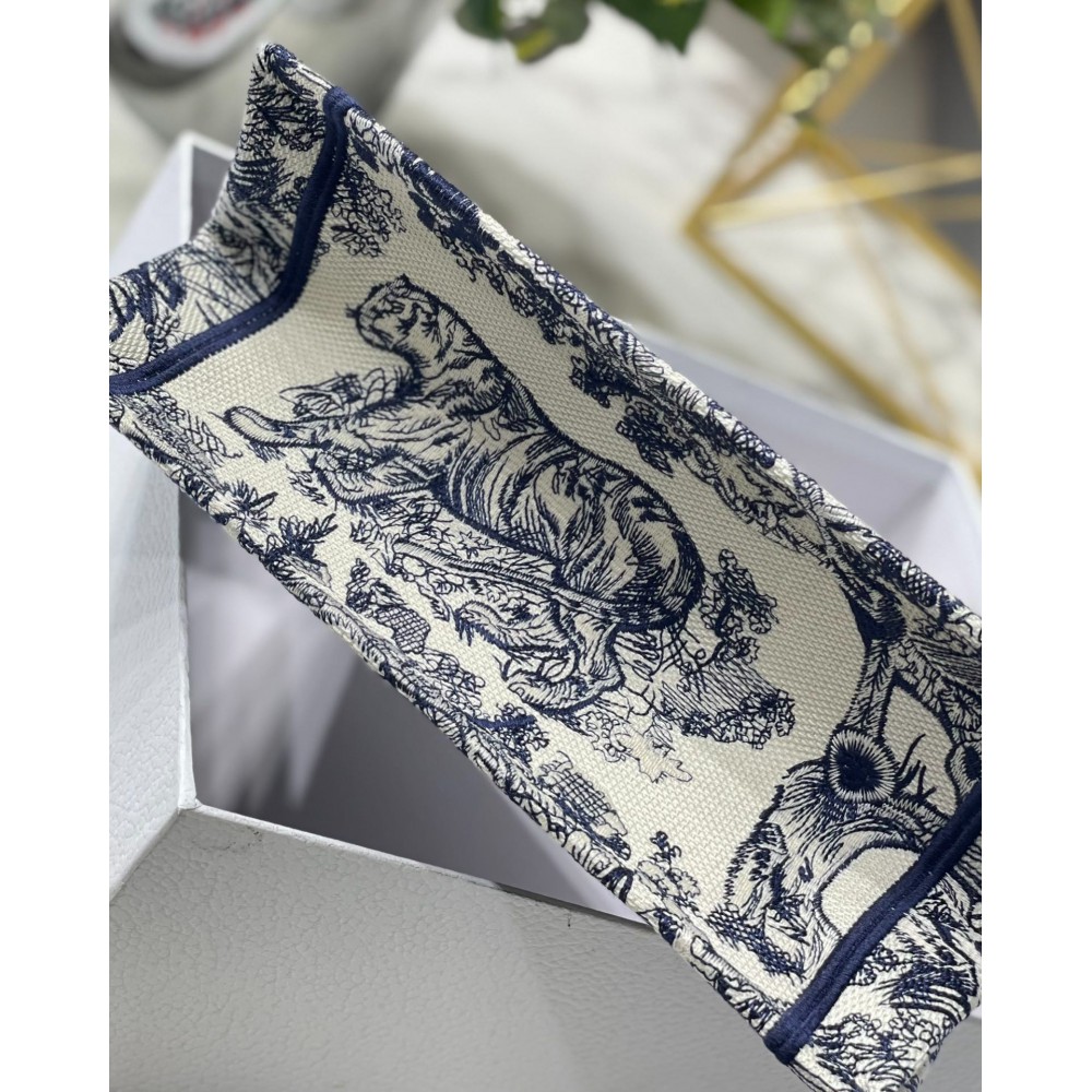 Dior Book Tote Small size 26.5 x 22 x 14 cm Bags