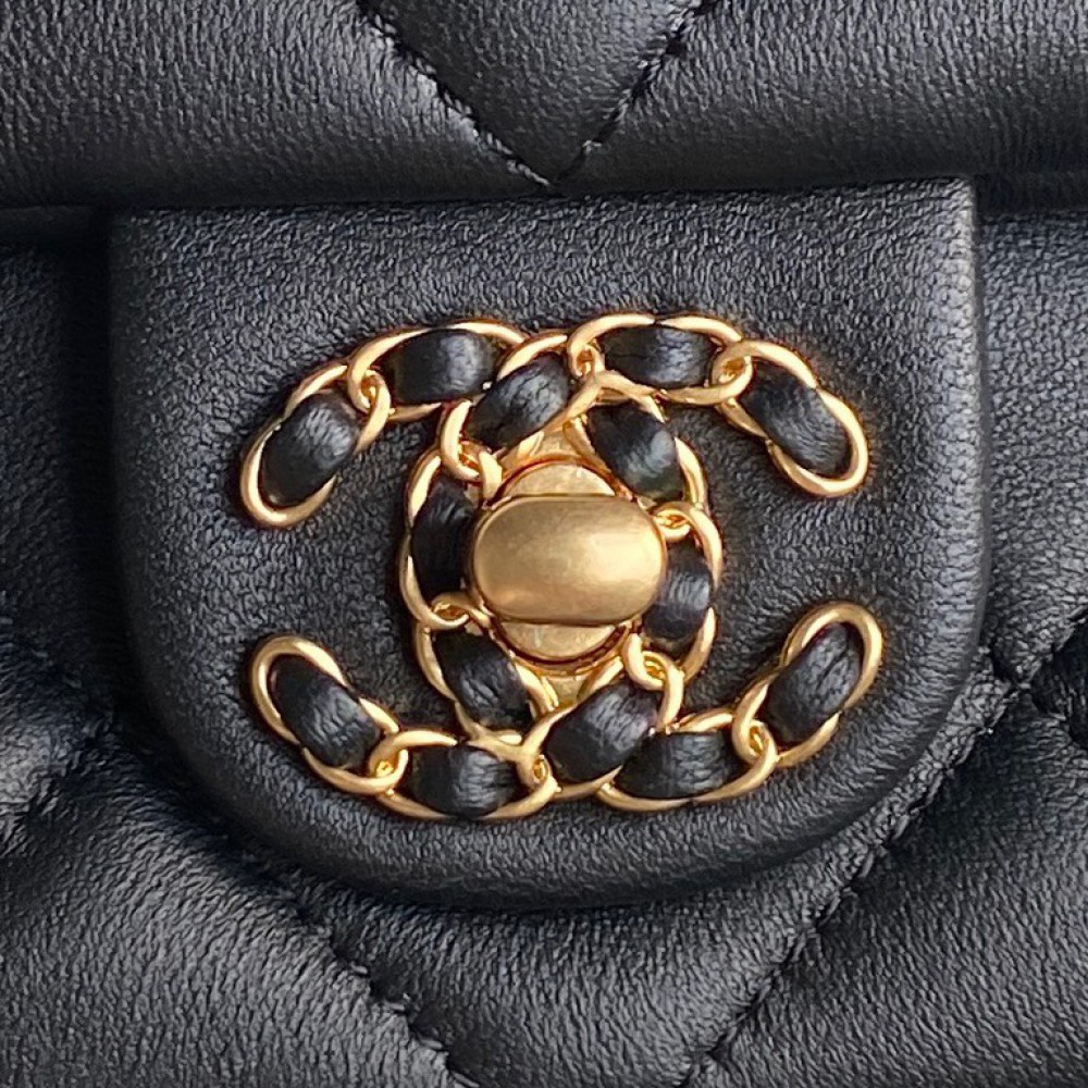 Chanel classic handle bag 22x23.5x6cm leather lampskin Bags