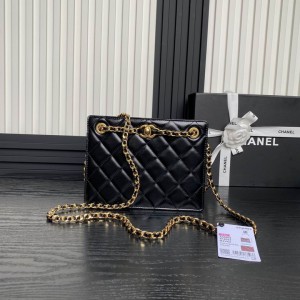 Chanel clutch bag shiny lambskin gold tone 21x16x7cm Bags