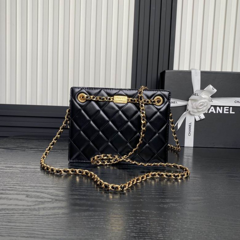 Chanel clutch bag shiny lambskin gold tone 21x16x7cm Bags