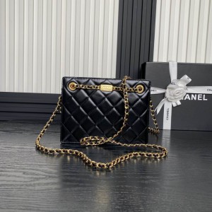 Chanel clutch bag shiny lambskin gold tone 21x16x7cm Bags
