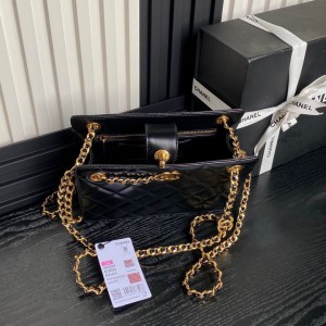 Chanel clutch bag shiny lambskin gold tone 21x16x7cm Bags