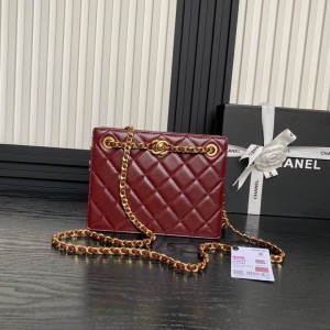 Chanel clutch bag shiny lambskin gold tone 21x16x7cm 