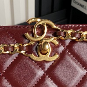 Chanel clutch bag shiny lambskin gold tone 21x16x7cm 