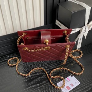 Chanel clutch bag shiny lambskin gold tone 21x16x7cm 