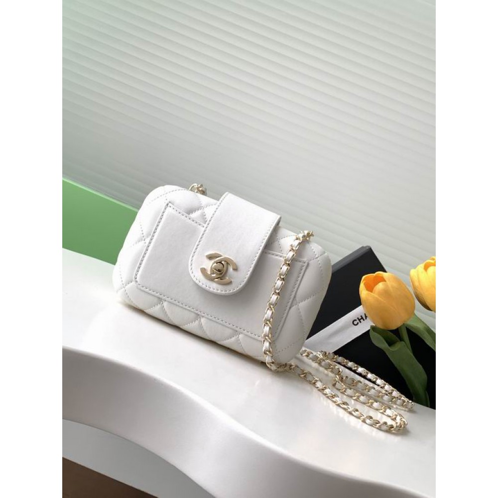 Chanel mini quilted lambskin crossbody bag 13x18x5cm Bags