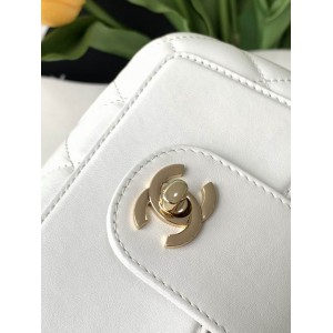 Chanel mini quilted lambskin crossbody bag 13x18x5cm Bags