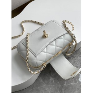 Chanel mini quilted lambskin crossbody bag 13x18x5cm Bags
