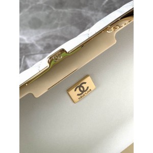 Chanel mini quilted lambskin crossbody bag 13x18x5cm Bags