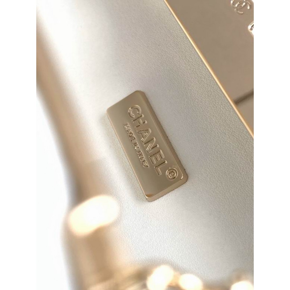 Chanel mini quilted lambskin crossbody bag 13x18x5cm Bags